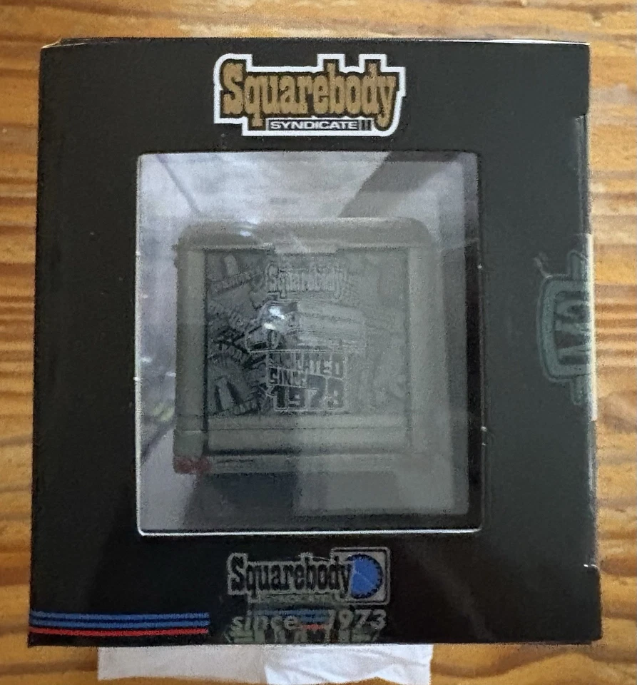 M2 MACHINES 73 CHEVY CHEYENNE 30 & 73 GMC SIERRA SQUAREBODY SYNDICATE RAW CHASE - Image 3 of 3