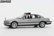 MINI GT BMW 750IL James Bond 007 Tomorrow Never Dies - Japanese Package MGT00902
