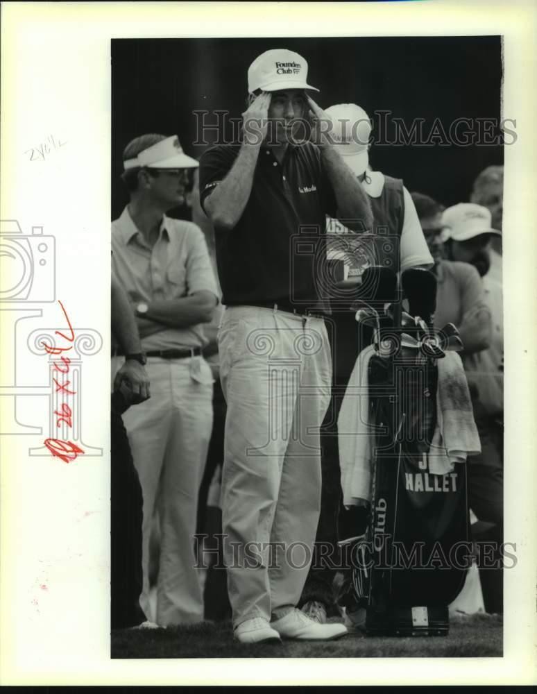 1991 Press Photo Golfer Jim Hallet During USF&G Tournament - nos14829