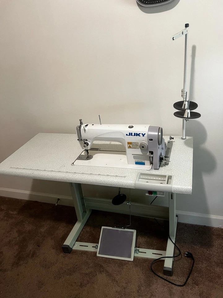 Juki TL-98Q Mechanical Sewing Machine - Image 2 of 4