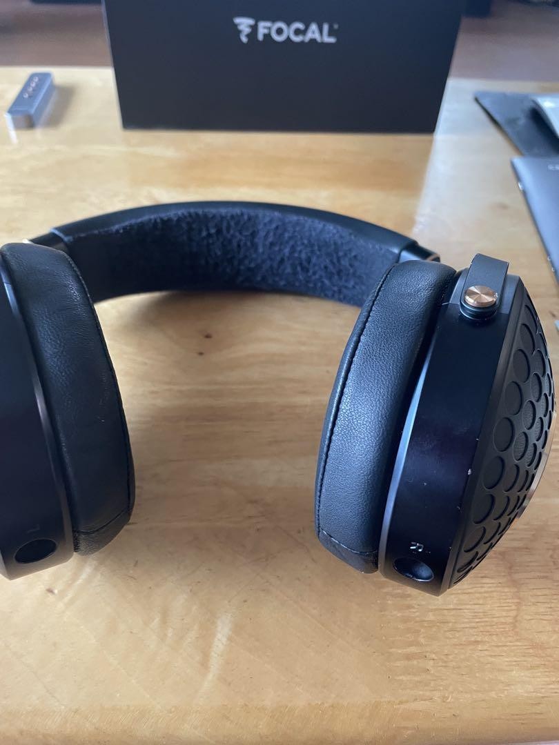 Focal Celestee ワイヤレスヘッドセット Celestee - Closed hi-fi headphones | Focal