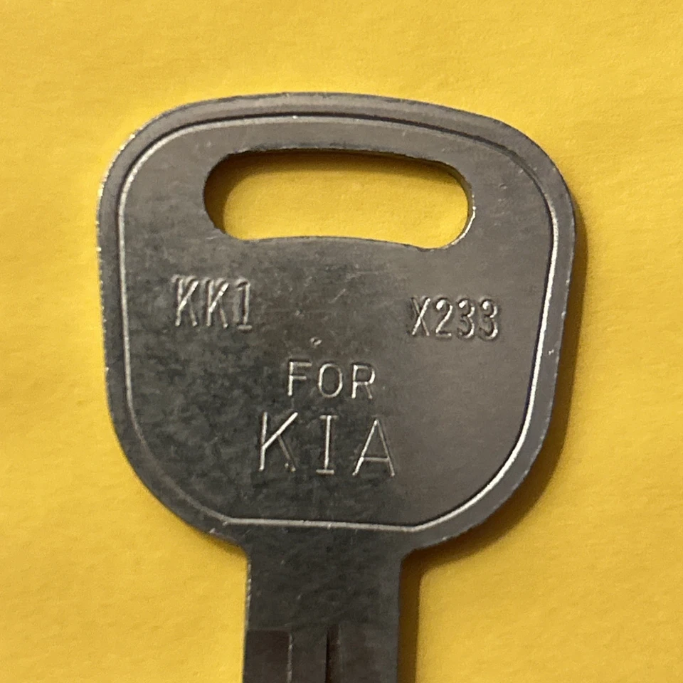 Llave automotriz en blanco Kia Sephia X233 KK1 1994-1997   Foto 2 de 4