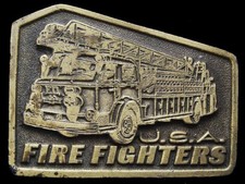 II11126 COOL VINTAGE 1970s U.S.A. FIRE FIGHTERS BRASSTONE FIRETRUCK BUCKLE