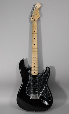 2017年製 Fender Standard Stratocaster HSS s-l400.jpg