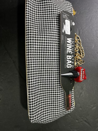 Borsa pochette vino isolata Wild Eye Designs con tappo vino Natale  - Foto 2 di 4