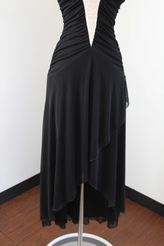 Vestido de fiesta de noche negro crema blanco dobladillo asimétrico talla S lentejuelas drapeado Foto 2 de 4