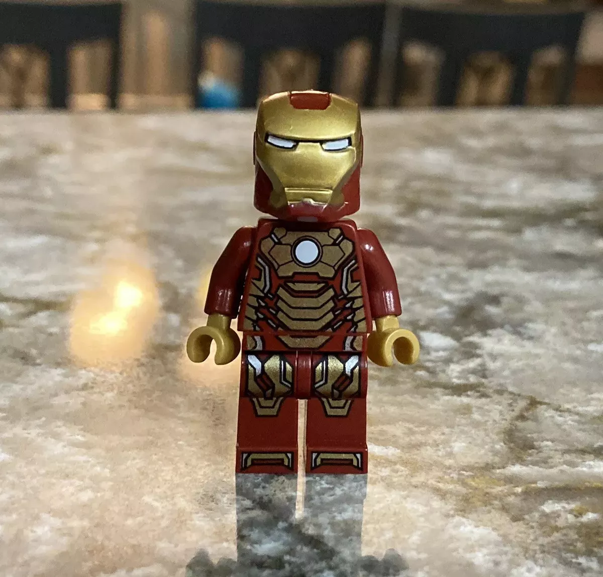 LEGO Marvel Super Heroes Avengers Iron Man Mark 42 Armor Minifigure 76007