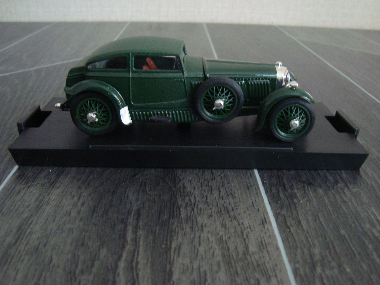 Picture 4 of 5