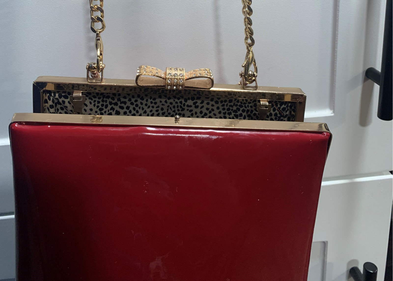 BOLSA HANDBAG GLOSSY RED PATENT FAUX LEATHER GOLD CLASP CROSSBODY PURSE