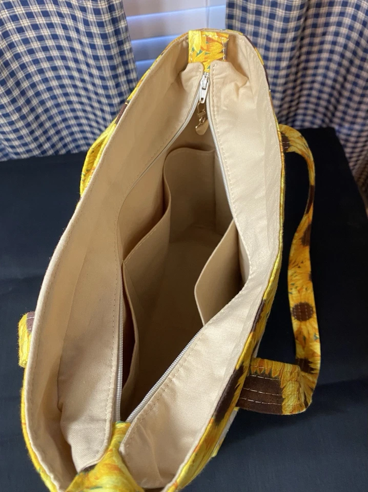 Bolso de Mano Casero de Pañales de Tamaño Mediano con Bordado Diciendo ¡La Mejor Mamá de la Historia! Foto 3 de 4