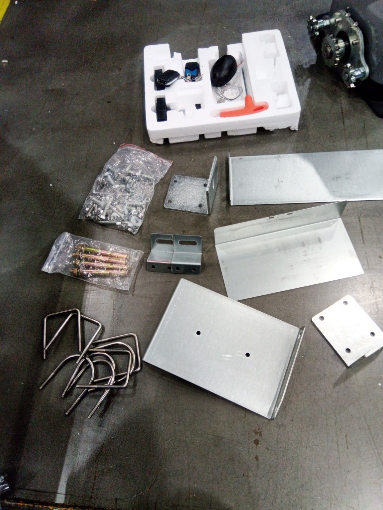 Blütezeit Chain Sliding Gate Opener 1400lb w/ Battery,20W Solar panel&WiFi -Used