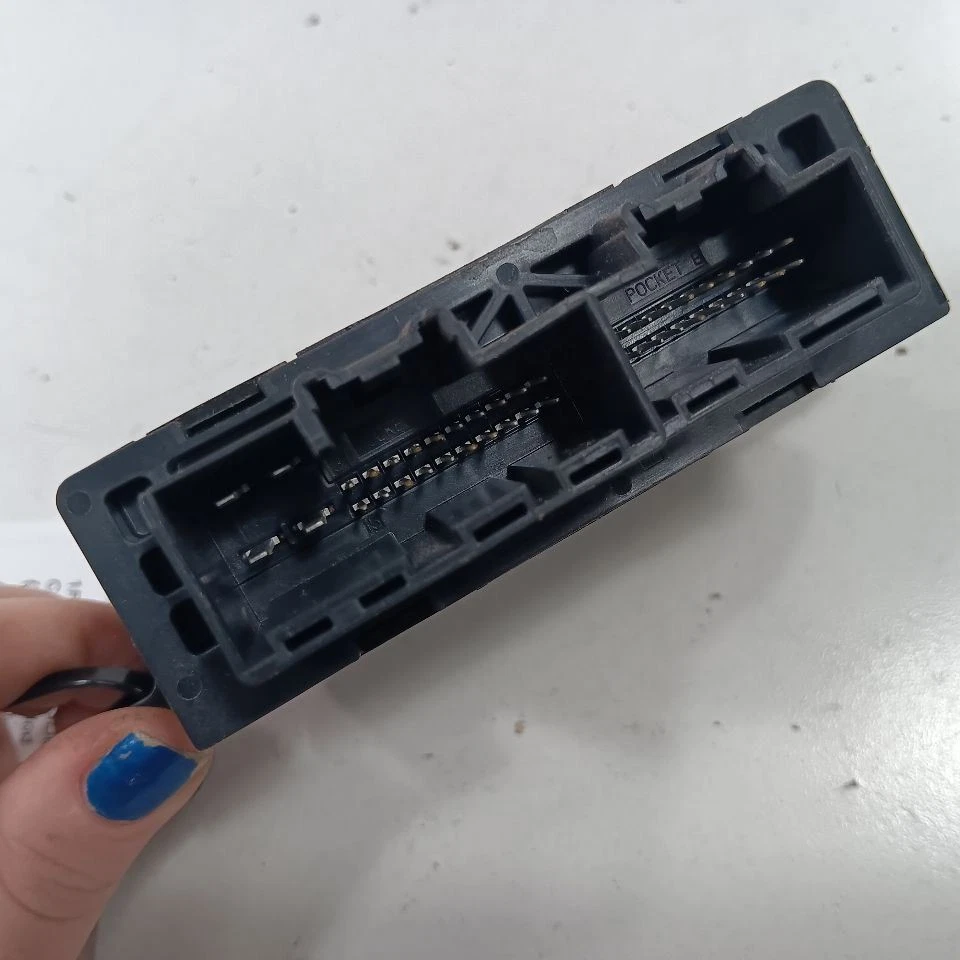 Módulo de controle da porta dianteira direita do passageiro compatível com 16-18 Lincoln MKX - Imagem 2 de 4