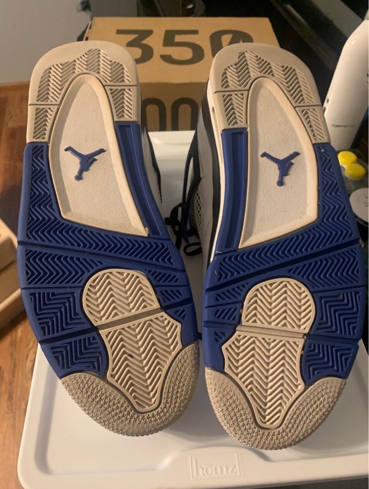 Size 10 - Jordan 4 Retro Mid Motorsports