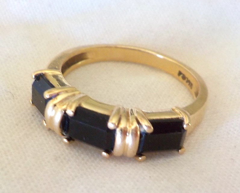 Solid 14K Yellow Gold Stacking Three Stone Onyx R… - image 2