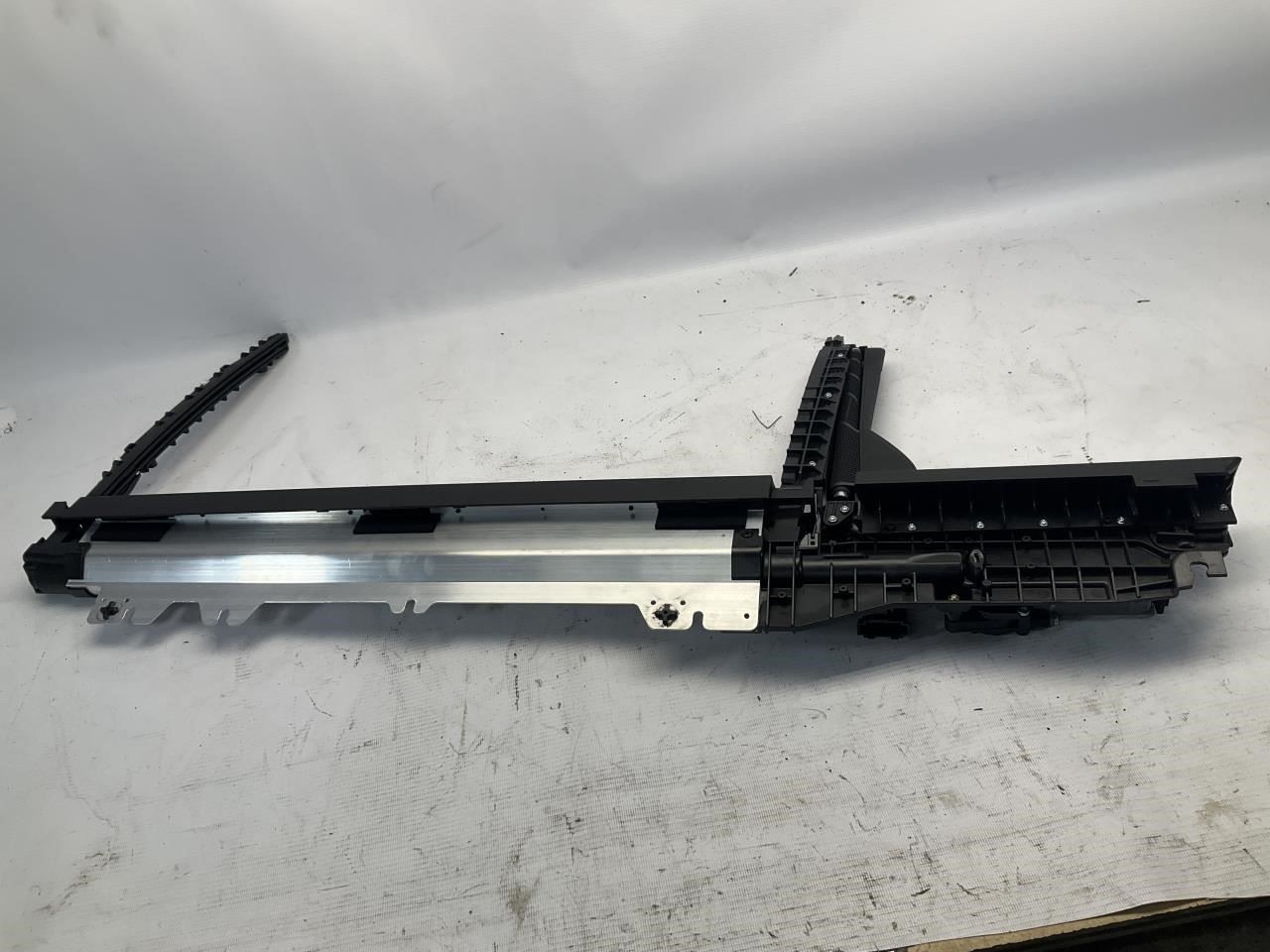 20-25 Bentley Flying Spur Front Left Door Window Roller Blind Q