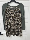 Large women’s Tunic Top Animal Print Poly Spandex Stretch wide bottom EUC A0