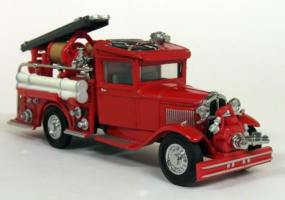 Matchbox Yesteryear - YFE06 1932 Ford AA Fire Engine Diecast model Fire Truck - Image 4 of 4