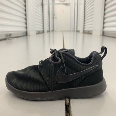 all black roshe kids