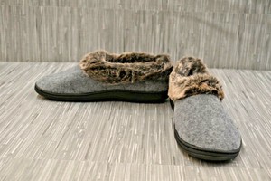 acorn faux chinchilla collar slipper