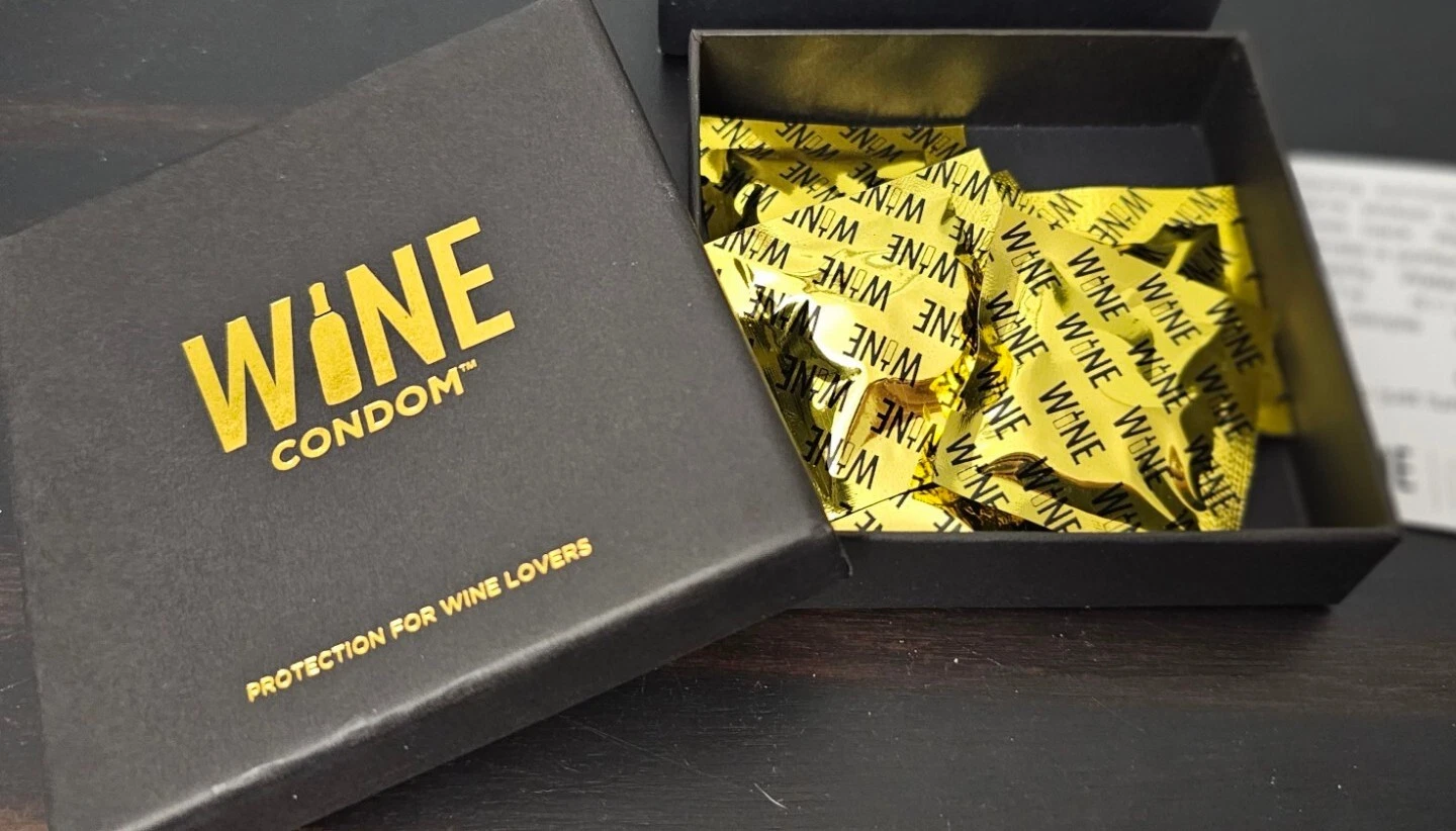 The Original Wine Condom - Thumbnail 5