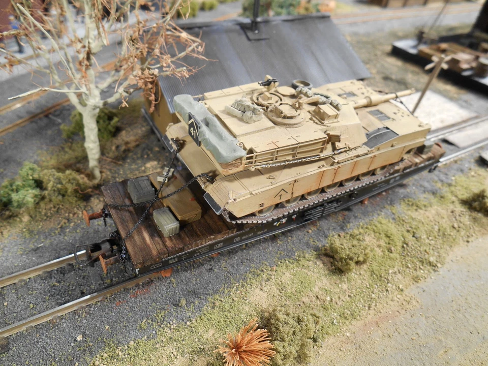 HO Artitec Minitank US Army M2 M1A1 Abrams #A2082 Train Load Railway Car - Image 3 of 3