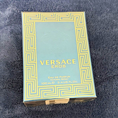 Versace Eros Eau de Parfum Natural Spray 3.4 fl oz Regular Size