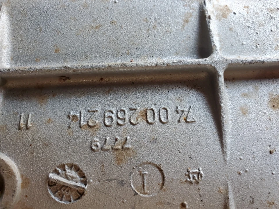 Juego de cubiertas de válvula DeLorean PRV V6 2,8 L (izquierda y derecha) EXCELENTE ESTADO Foto 4 de 4