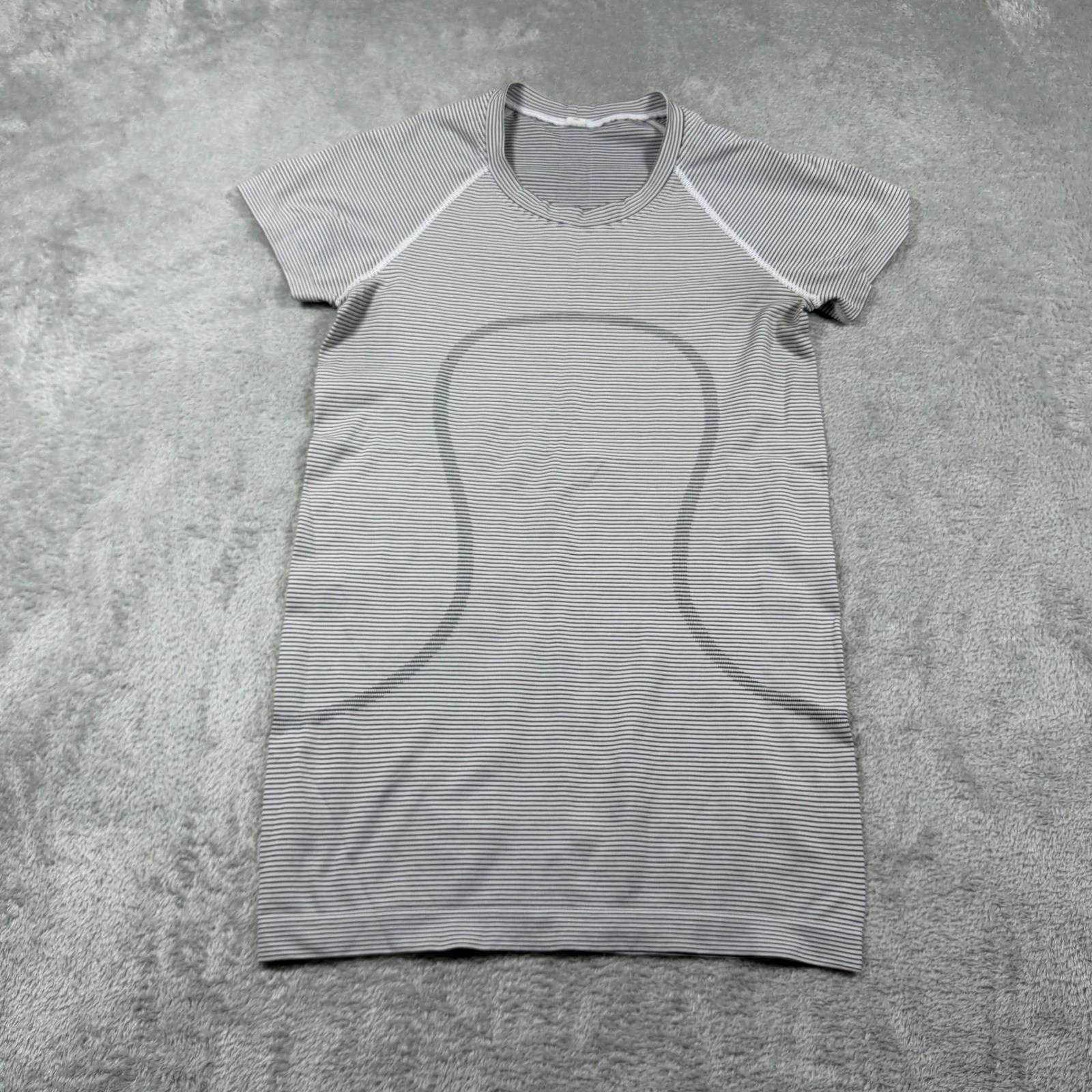 Lululemon Run Swiftly Tech Short Sleeve Women 4 Grey White Striped Athletic Tee