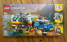 LEGO 31108 CARAVAN FAMILY HOLIDAY 3 in 1 Camper Van Lighthouse *RETIRED* Creases
