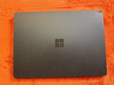 Microsoft Surface 13.5'' 1st Gen Touch-Laptop Intel i5 8GB Ram 256GB SSD Cobalt