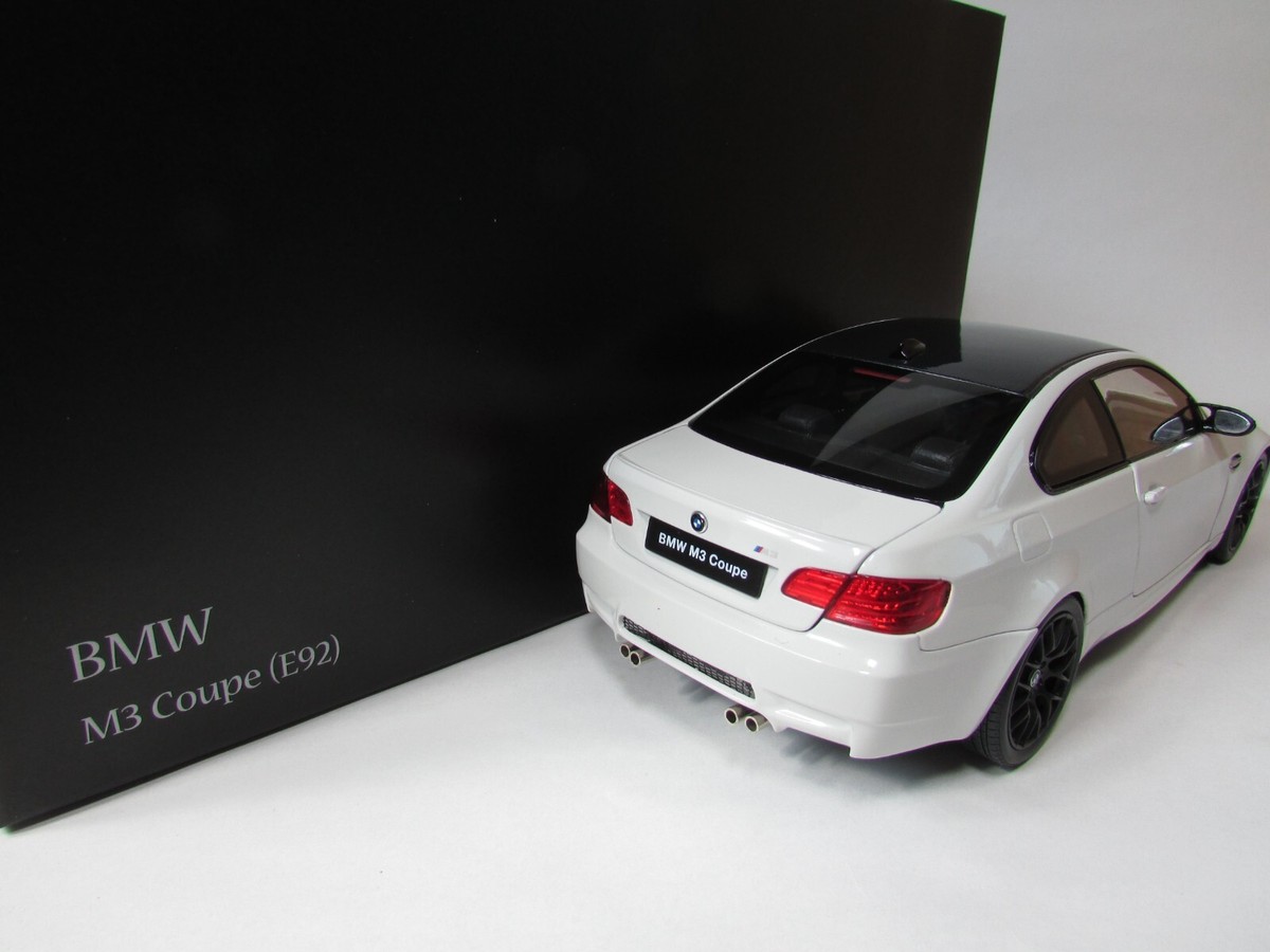 1/18 KYOSHO BMW E92 M3 COUPE ALPINE WHITE. BBS CARBON ROOF