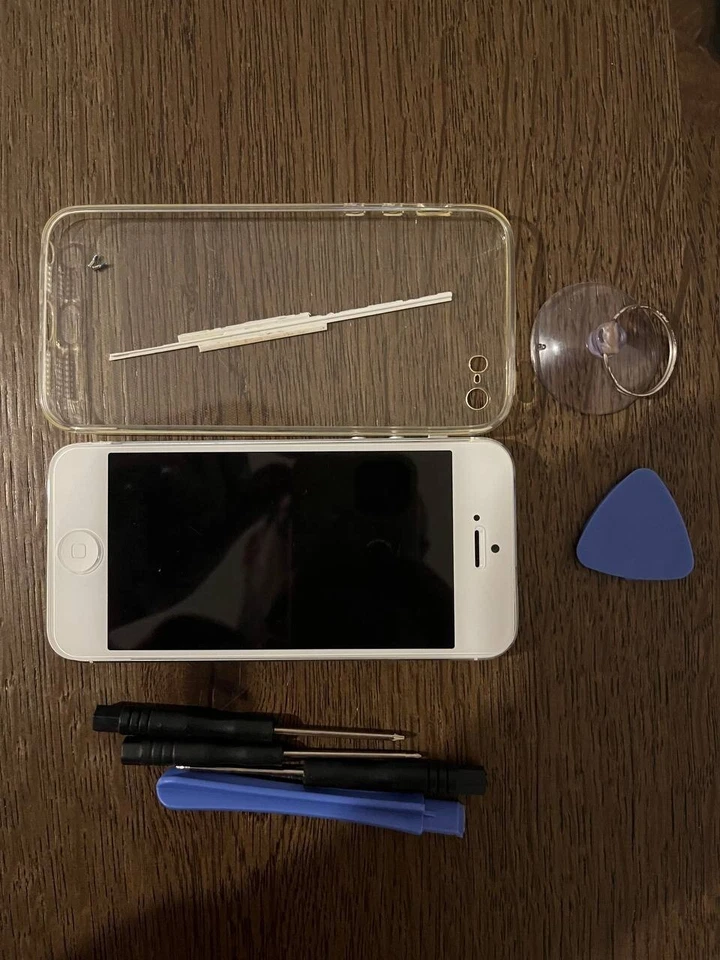 iPhone 5 sbloccato Argento 16 GB + batteria nuova sostituita DA SISTEMARE - Immagine 3 di 4