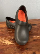 Crocs ON THE CLOCK LiteRIDE Slip On Black COMFORT Work CLOGS Shoes Women's Sz 6