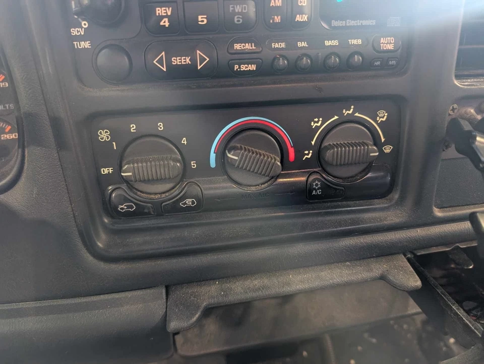 Unidad de control de calefacción de aire acondicionado manual Chevy Silverado Sierra 99-02 15054697 sin RR Def Foto 2 de 4