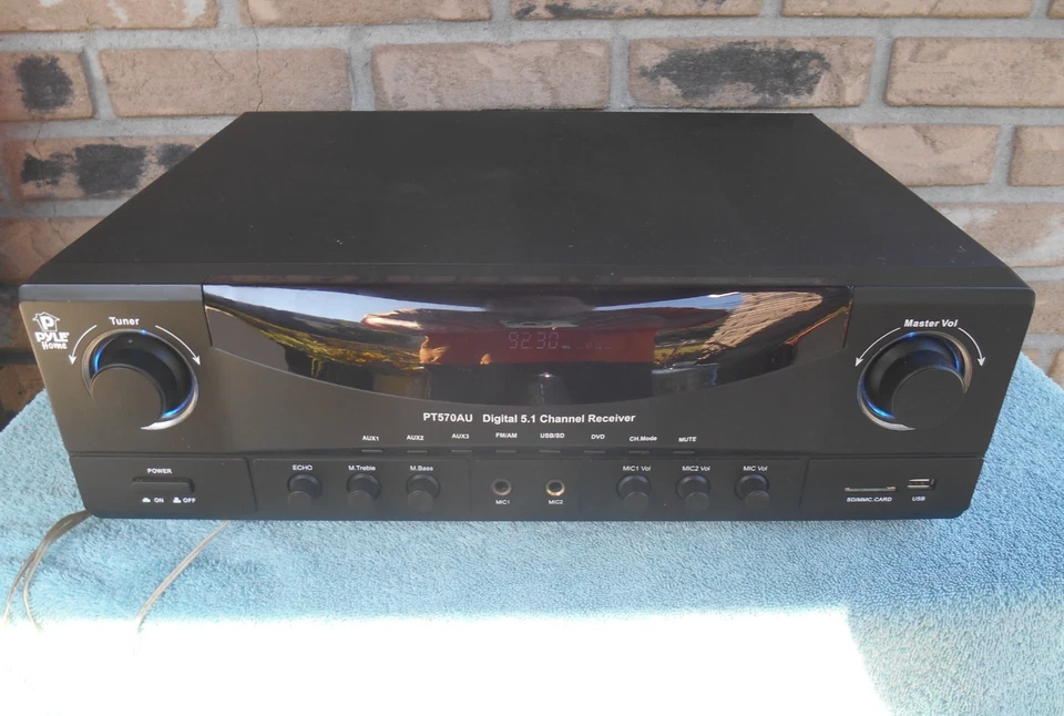 Pyle PRO PT570AU 5.1 Channel 350 Watt STEREO Receiver. NO REMOTE. - Image 2 of 4