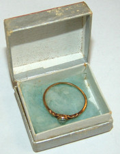 Zierlicher Ring Gold 333 Mondstein und Diaman...