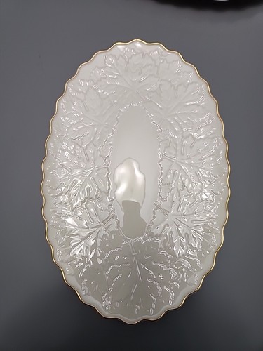 Vintage Elfenbein Lenox Ahornblatt geprägt Servierplatte mit Goldrand