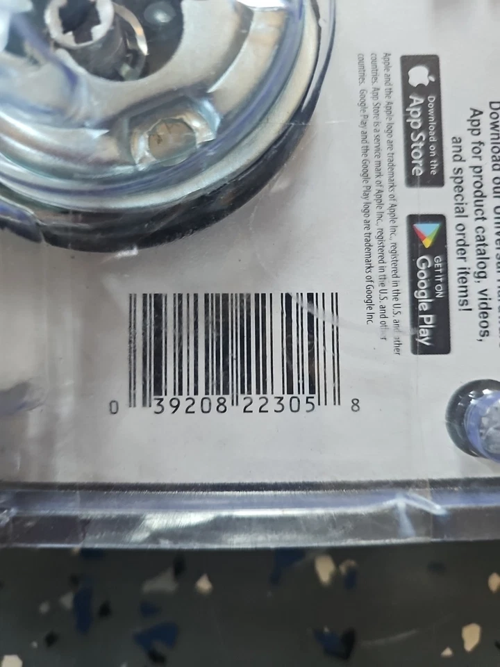 Tornillo monocilíndrico universal de hardware en cromo satinado UH40055  Foto 2 de 4
