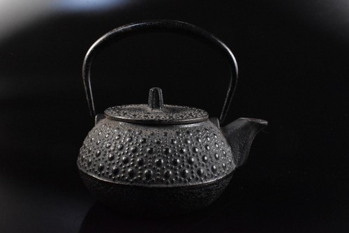 F2223: Japanese Iron Arare pattern TEAPOT Kyusu Sencha, auto - Picture 4 of 10