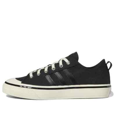 Adidas Nizza RF 74 Turnschuhe UK Größe 4 brandneu in Originalverpackung