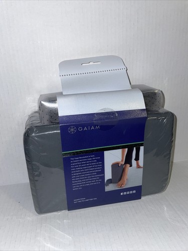 Gaiam Yoga Block + Yoga Strap Combo Set - Picture 3 of 5