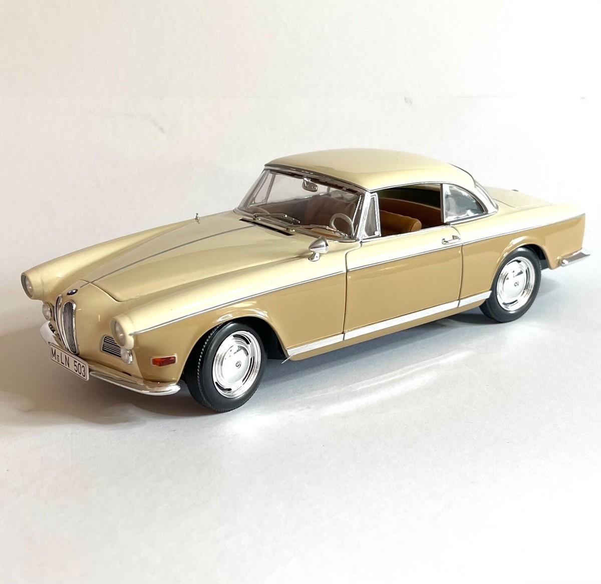 No149 ミニカー1/18 Revell BMW 503 s-l1200.jpg