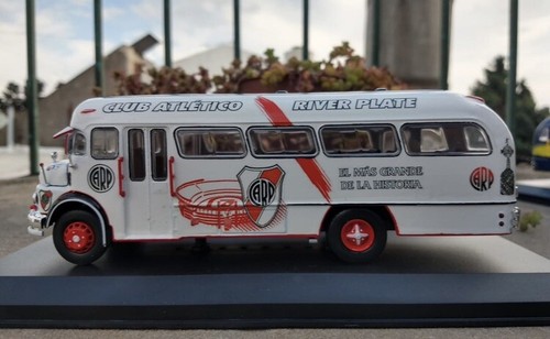 RIVER PLATE MERCEDES BENZ 1112 COLECTIVO BUS SCALE 1/43 MODEL DIECAST ARGENTINA - Picture 3 of 5