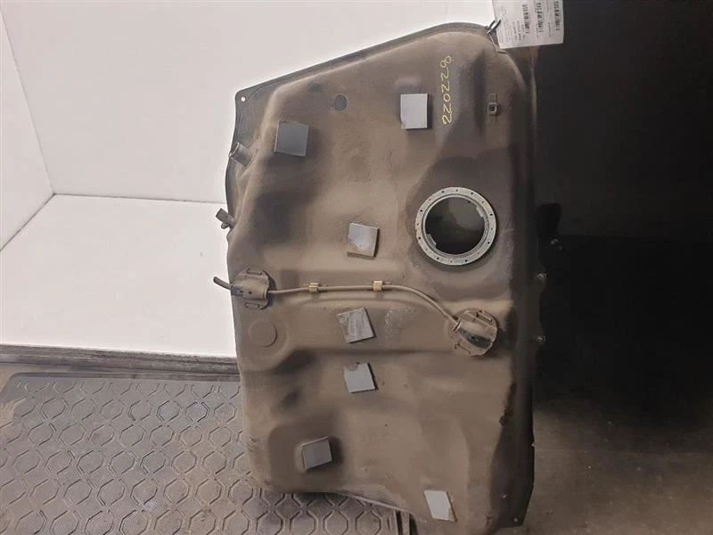 97-98 LEXUS ES300 3.0L 6CYL GAS FUEL TANK ASSEMBLY  Foto 2 de 4