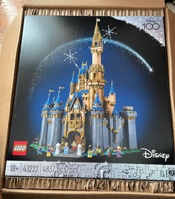 LEGO Disney: The Disney Castle (43222) NEW in sealed box 4837 pieces  age 18+