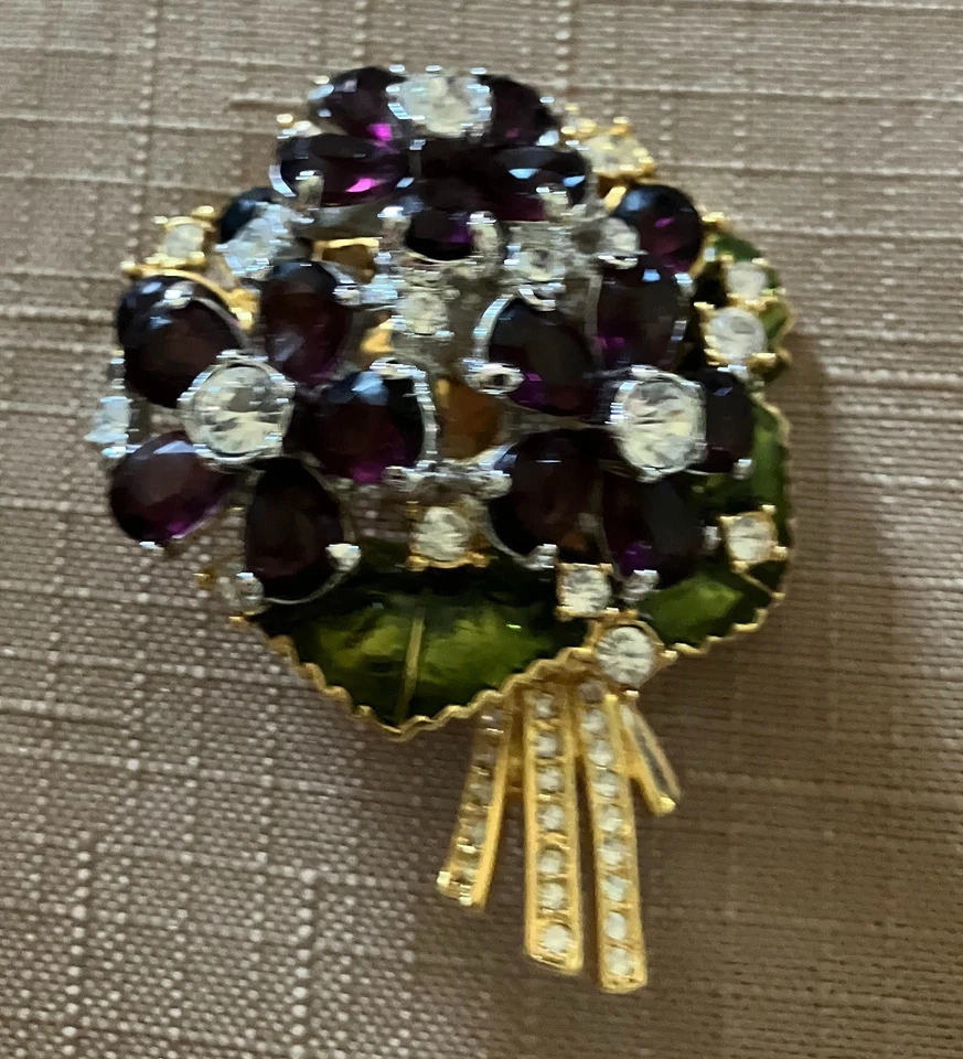 Broche/pin NOLAN MILLER VIOLETA BOUTONNIERE (Q998) 2ª SERIE FANTASÍA FLORAL SIN USAR, EN CAJA Foto 3 de 4