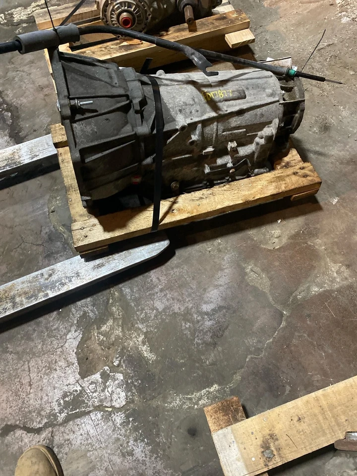 Used Automatic Transmission Assembly fits: 2014 Chevrolet Suburban 1500 AT 4x4 G Foto 2 de 4