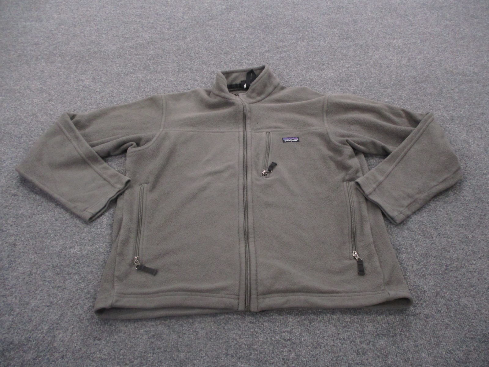 Patagonia Mens XL Gray Synchilla Fleece Jacket for Hiking Camping Outdoors