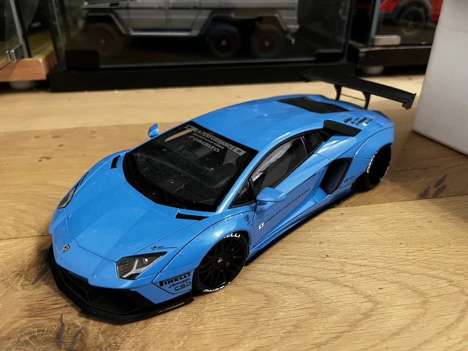 Autoart 1/18 Liberty Walk Lamborghini Avantador Foto 2 de 4