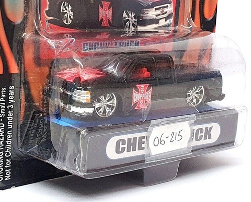 Muscle Machines 1/64 Scale 71151 06-21B - Chevy Truck W. Coast Choppers - Black - Picture 2 of 4